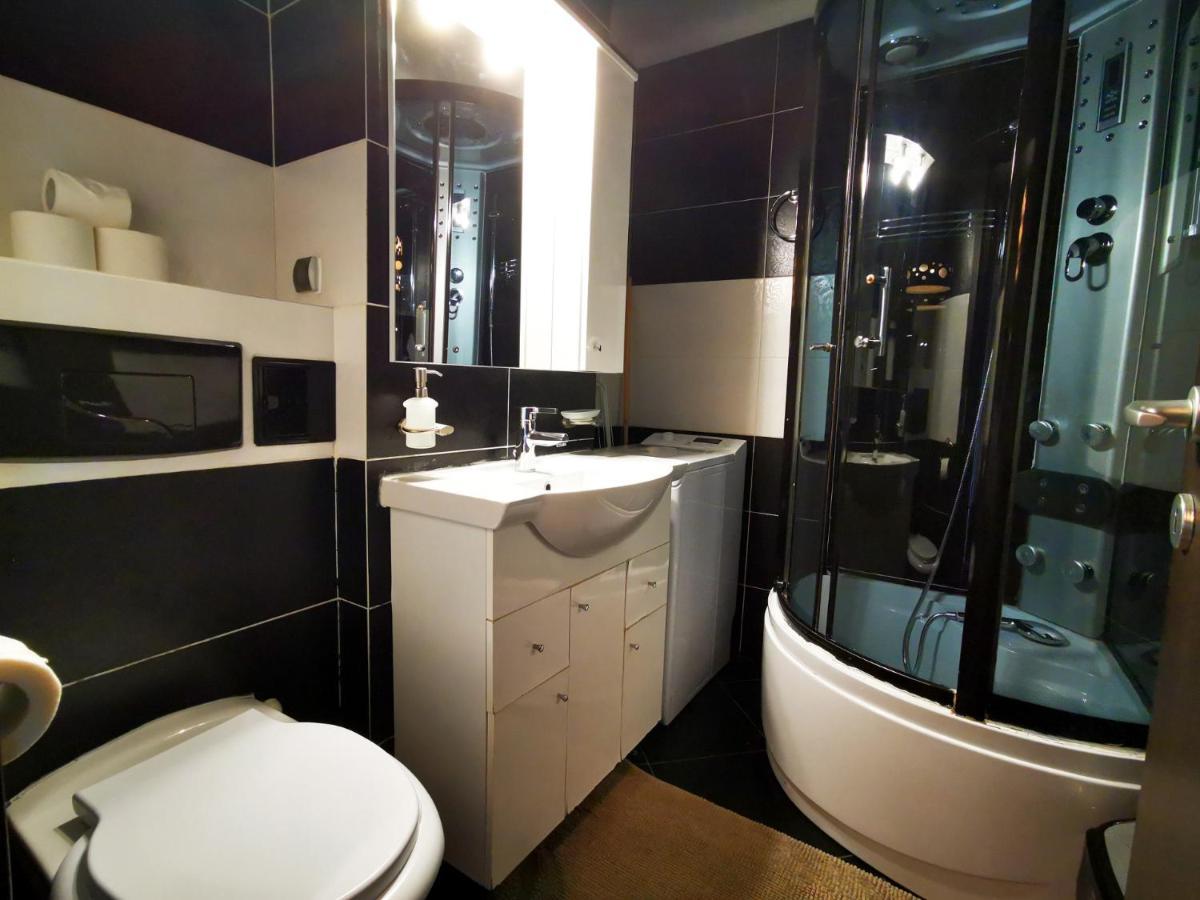 Studio G By Mrg Apartments Bukares Bagian luar foto